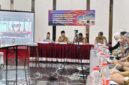 Bupati Sumenep Dr. Achmad Fauzi Wongsojudo (dua dari kiri) didampingi Sekdakab Agus Dwi Saputra (kanan)