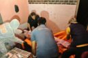 Tim inafis Polresta Sumenep bersama Personel Polsek Kota melakukan evakuasi warga yang meninggal di rumah
