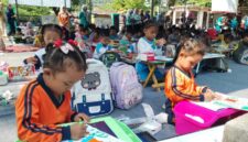 Suasana saat para peserta lomba adu kreatvitas