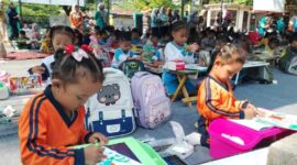 Suasana saat para peserta lomba adu kreatvitas