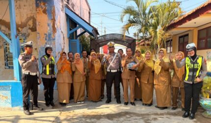 Satlantas Polresta Sumenep Tanamkan Kesadaran Tertib Lalu Lintas kepada Pelajar SMPN 5