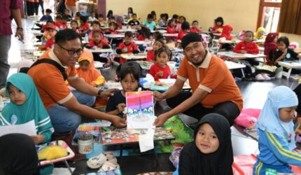 Bupati Fauzi Turun Langsung, 125 Anak Sumenep Warnai Ikon Tugu Keris di Hari Jadi ke-757