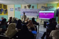 Kegiatan pelatihan Kompetensi Digital Guru non-PNS di Pagerungan Besar 