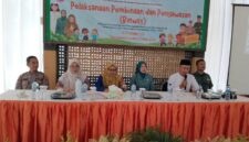 Camat Pujer Zulfikar (pegang mic) saat pemaparan Stunting