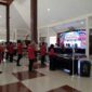 Drumband SDN Kota Kulon 1 saat unjuk kebolehan dihadapan Bupati Bondowoso