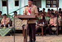 Kadisdik Bondowoso Kakak Taufan Restuanto saat membuka perkemahan