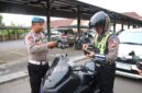 Personel Polresta Sumenep disiplin periksa kelengkapan kendaraan 