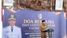 Plt Bupati Tulungagung Ahmad Baharudin saat di acara doa bersama dan santunan anak yatim