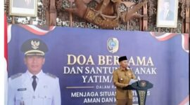 Plt Bupati Tulungagung Ahmad Baharudin saat di acara doa bersama dan santunan anak yatim