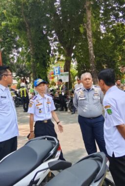 Parkir Liar Kuasai Trotoar Sumenep, Disperkimhub Turun Tangan: Berikutnya Bisa Ditilang
