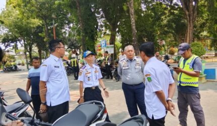 Parkir Liar Kuasai Trotoar Sumenep, Disperkimhub Turun Tangan: Berikutnya Bisa Ditilang
