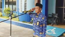 Kepala BPN Sumenep, Wardojo saat pimpin upacara Hari Sumpah Pemuda 