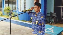 Kepala BPN Sumenep, Wardojo saat pimpin upacara Hari Sumpah Pemuda 