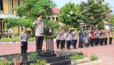 Kapolresta Sumenep Kombes Pol Ariek Indra Sentanu saat pimpin apel