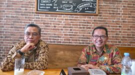 Dr. Rusliy, M.Pd, Kacabdindik Jatim Wilayah Sumenep (kanan) bersama, Sukamto, M.M, Kacabdisdik Wilayah 4 Jawa Tengah