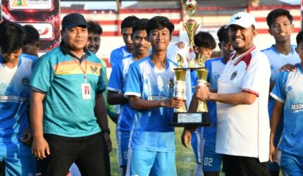 Dari Lapangan Antarkecamatan Menuju Perssu, Bupati Fauzi Dorong Pembinaan Pemain Muda