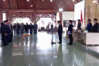 Bupati Pamekasan, Kholilurrahman saat melantik 85 pejabat di lingkungan pemerintahan Kabupaten setempat