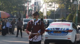 Bupati Pamekasan, Kholilurrahman saat menyampaikan arahannya di pelepasan lomba Gerak Jalan dalam rangkaian HUT RI 81