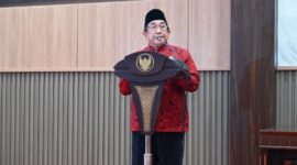 Wakil Bupati Sumenep KH Imam Hasyim saat membacakan tanggapan.Bupati atas PU DPRD terkait dana cadangan pilkada 2029