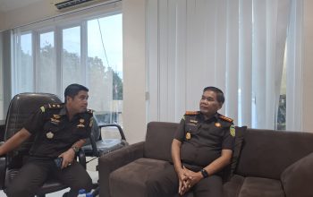 Kejari Sumenep Janjikan Penghitungan Kerugian Negara Kasus Dugaan Korupsi Logistik Pemilu 2024 Rampung Akhir Januari 8 Kejari Sumenep Janjikan Penghitungan Kerugian Negara Kasus Dugaan Korupsi Logistik Pemilu 2024 Rampung Akhir Januari