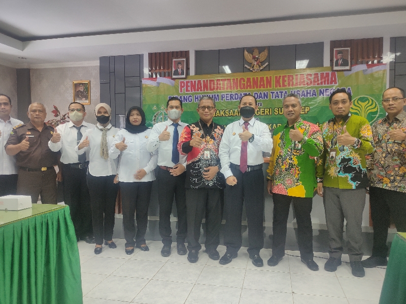 BPRS Bhakti Sumekar Tandatangani MoU bersama Kejari Sumenep Bidang Hukum Perdata dan TUN 2 BPRS Bhakti Sumekar Tandatangani MoU bersama Kejari Sumenep Bidang Hukum Perdata dan TUN