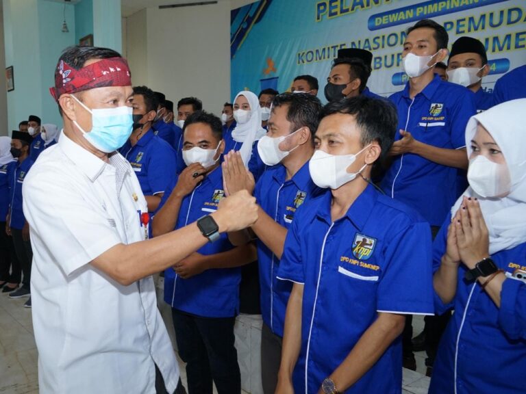 Pesan Sekda Edy Rasiyadi pada DPD KNPI Sumenep Saat Dikukuhkan 4 Pesan Sekda Edy Rasiyadi pada DPD KNPI Sumenep Saat Dikukuhkan