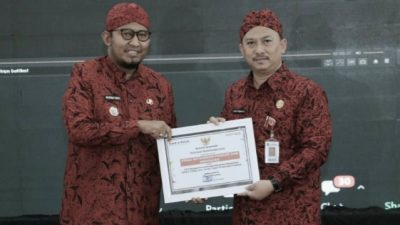Tercatat Berprestasi, Arif Firmanto Dapat Penghargaan Terbaik
