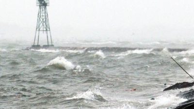 Cuaca Ekstrem, Kepala Stasiun Meteorologi Trunojoyo: Tinggi Gelombang di Perairan Sumenep Masih Diatas 3 Meter