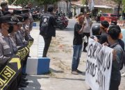 Aksi Aktivis Himpass Tidak Ditemui  Kadinsos P3A Sumenep