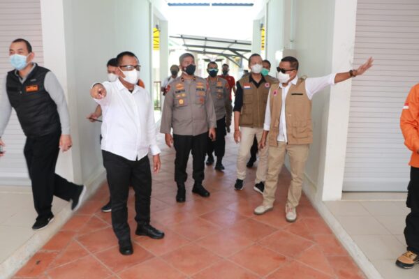 Akan Dijadikan Tempat Isolasi, Forkopimda Cek Kesiapan Universitas Trunojoyo Madura 1 Rencana Universitas Trunojoyo Madura (UTM) akan dijadikan tempat isolasi bagi warga yang terpapar covid-19 terus dimatangkan oleh Forkopimda Jatim dan Forkopimda kabupaten Bangkalan.