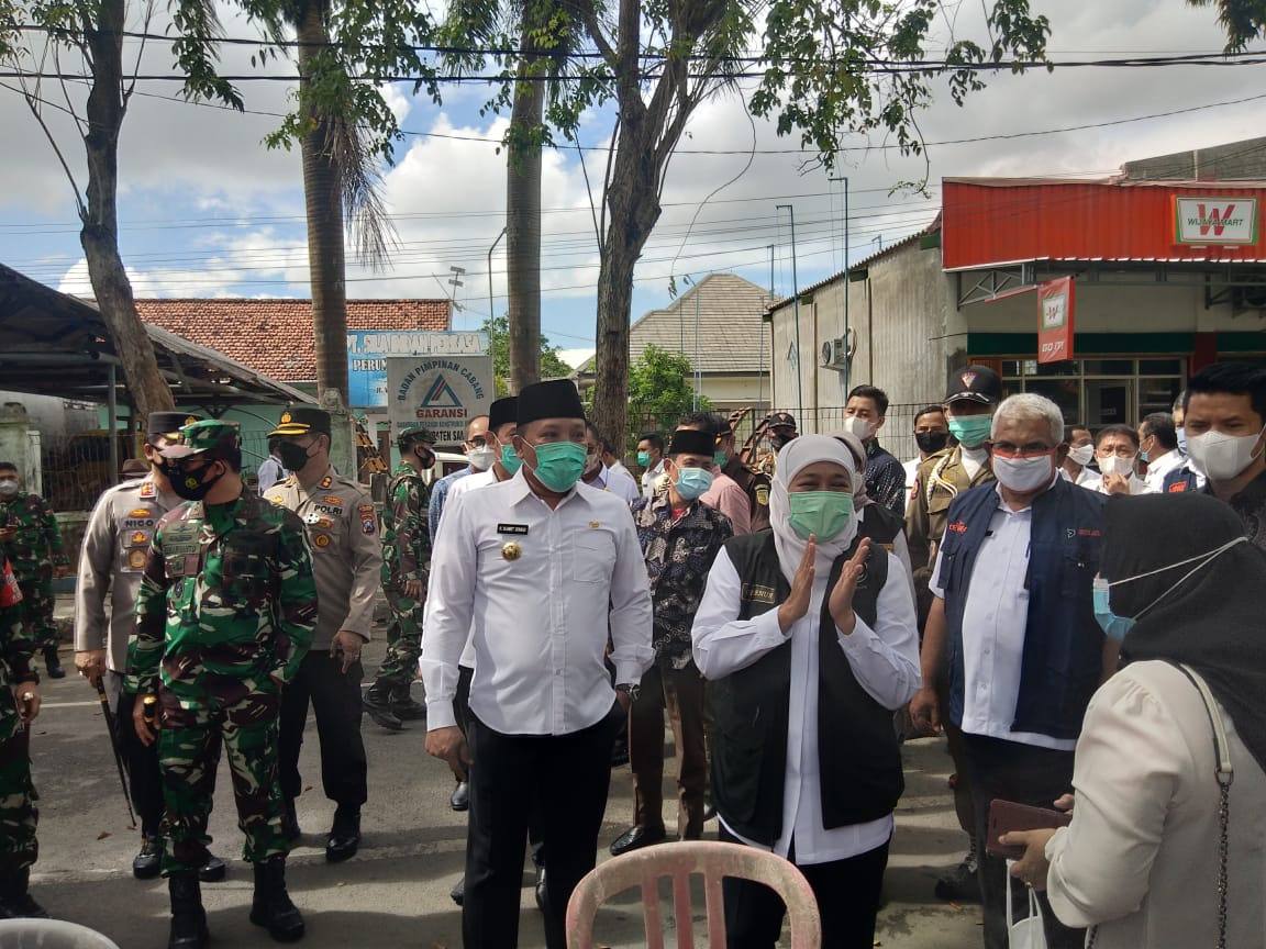 Gubernur Jatim, Pangdam V/Brawijaya dan Kapolda Jatim Monitor Pelaksanaan Vaksinasi Skala Besar di Sampang