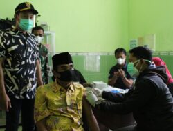 Tak Kenal Lelah dan Libur, Tim Gugus Tugas Covid-19 Sampang Gelar Vaksinasi lanjutan