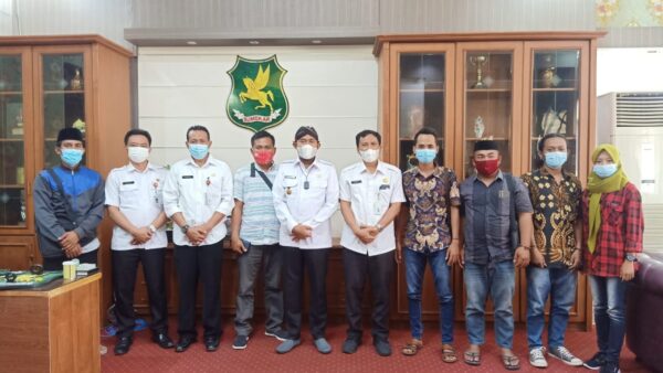 Temui Bupati Sumenep, Pemuda Kepulauan Pertanyakan Nasib Listrik di Giliraja