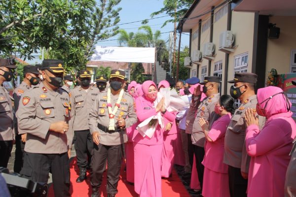 Polres Sampang Gelar Pisah Sambut Kapolres Sampang