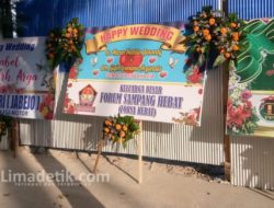 Happy Wedding Puteri Bupati Sampang, Forsa Hebat Kirim Karangan Bunga