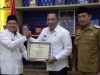 H.Slamet Junaidi Terima Penghargaan dari Kemenag RI