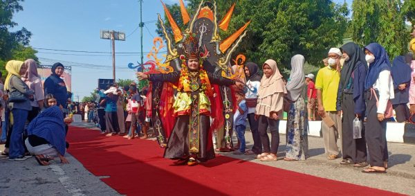 Hari Jadi Sumenep ke-753, Ribuan Masyarakat Banjiri Festival Busana Etnik