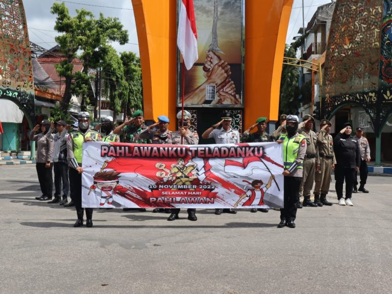 Hari Pahlawan, Satlantas Polres Sumenep Ajak Pengendara Hormat Bendera Merah Putih