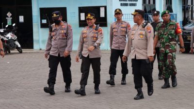 Jelang Nataru, Kapolres Sumenep Lakukan Koordinasi dengan 5 Gereja dan Bagikan Kitab Suci