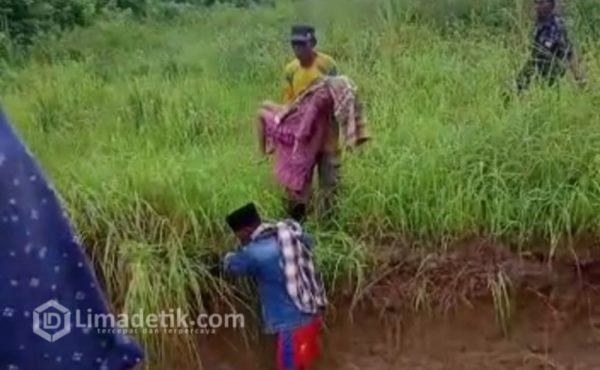 Dua Bocah di Omben Sampang Ditemukan Tewas di Sungai 1 Dua Bocah di Omben Sampang Ditemukan Tewas di Sungai