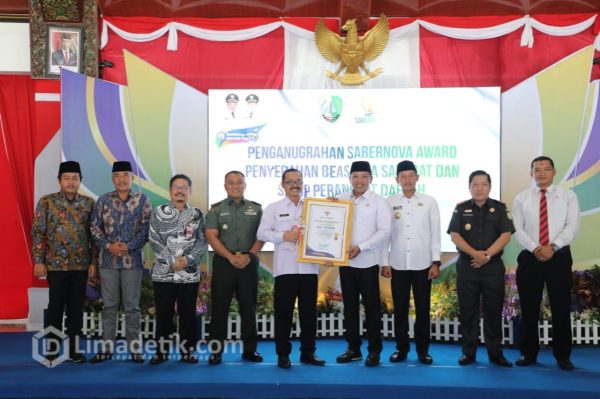 Bappelitbangda Kabupaten Sampang Gelar Penganugrahan Sabernova Award 2022