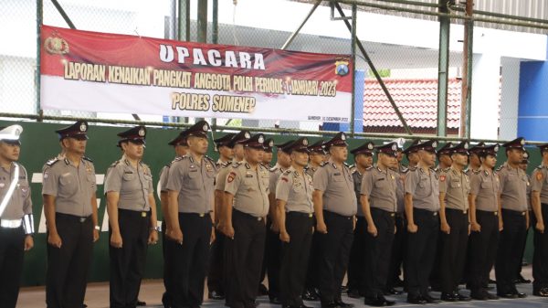 Sebanyak 55 Anggota Polres Sumenep Terima Kenaikan Pangkat di Akhir Tahun 2022 1 Sebanyak 55 Anggota Polres Sumenep Terima Kenaikan Pangkat di Akhir Tahun 2022