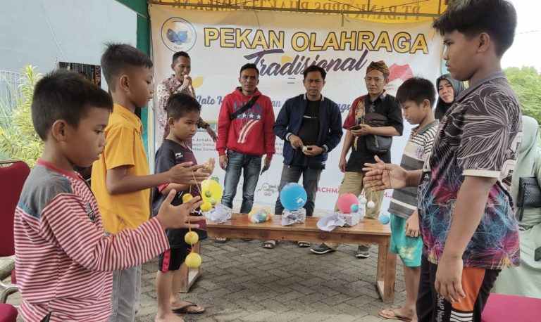 Hari Pertama Tahun 2023, Jurnalis Sumenep Lombakan Latto Latto 3 Hari pertama tahun 2023, Jurnalis Sumenep Lombakan Latto Latto