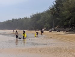 Pantai Slopeng Sumenep, Pilihan Aksi Bersih Abdimas Universitas Trunojoyo Madura