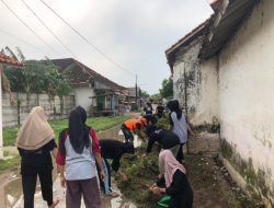 Peran Mahasiswa Pengabdian Masyarakat Kelompok 5 Universitas Trunojoyo Madura dalam kegiatan Gotong Royong 3 Peran Mahasiswa Pengabdian Masyarakat Kelompok 5 Universitas Trunojoyo Madura dalam kegiatan Gotong Royong