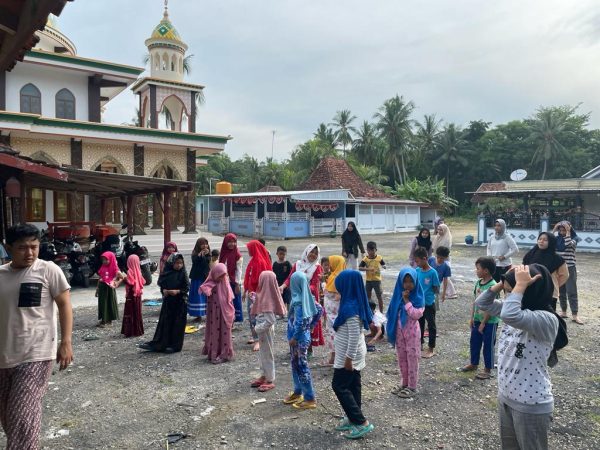 Tingkatkan Hidup Sehat, Mahasiswa Pengabdian Masyarakat KKN-T 46 Universitas Trunojoyo Madura Gelar Kegiatan Minggu Sehat di Desa Napo Laok 1 Tingkatkan Hidup Sehat, Mahasiswa Pengabdian Masyarakat KKN-T 46 Universitas Trunojoyo Madura Gelar Kegiatan Minggu Sehat di Desa Napo Laok