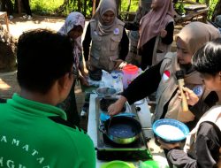 Mahasiswa KKN-T UTM Sosialisasikan Manfaat Bunga Telang