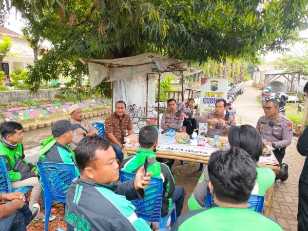 Jumat Curhat Kapolres Sumenep Bersama Komunitas Gojek dan Abang Becak