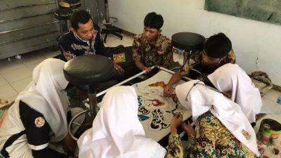 Sebanyak 522 Siswa SMKN 1 Kalianget Belajar Membatik