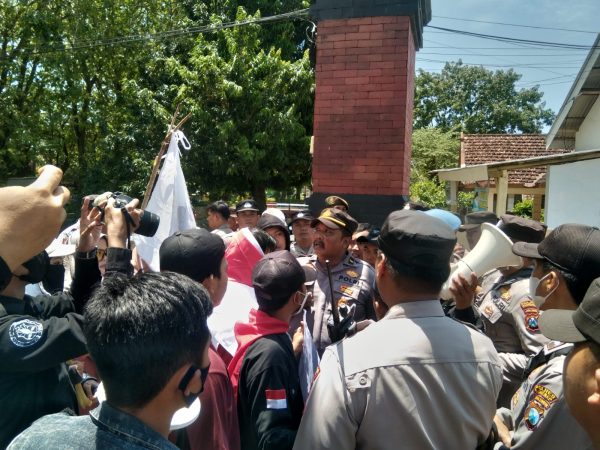 Perihal Revitalisasi Pasar Ganding, MPR MR Desak Kadiskoperindag Sumenep Seret Pihak Ketiga Ke Meja Hukum